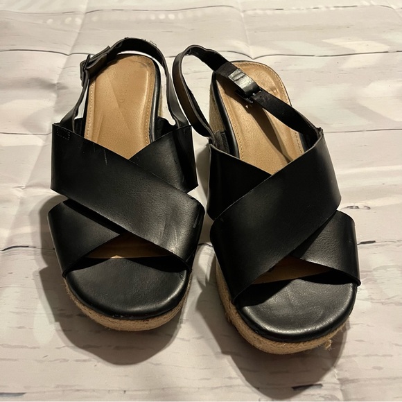 Black Espadrille Platform Sandals / Wedge Heels, Very Slight Heel, Size 11.5 W - Picture 1 of 12